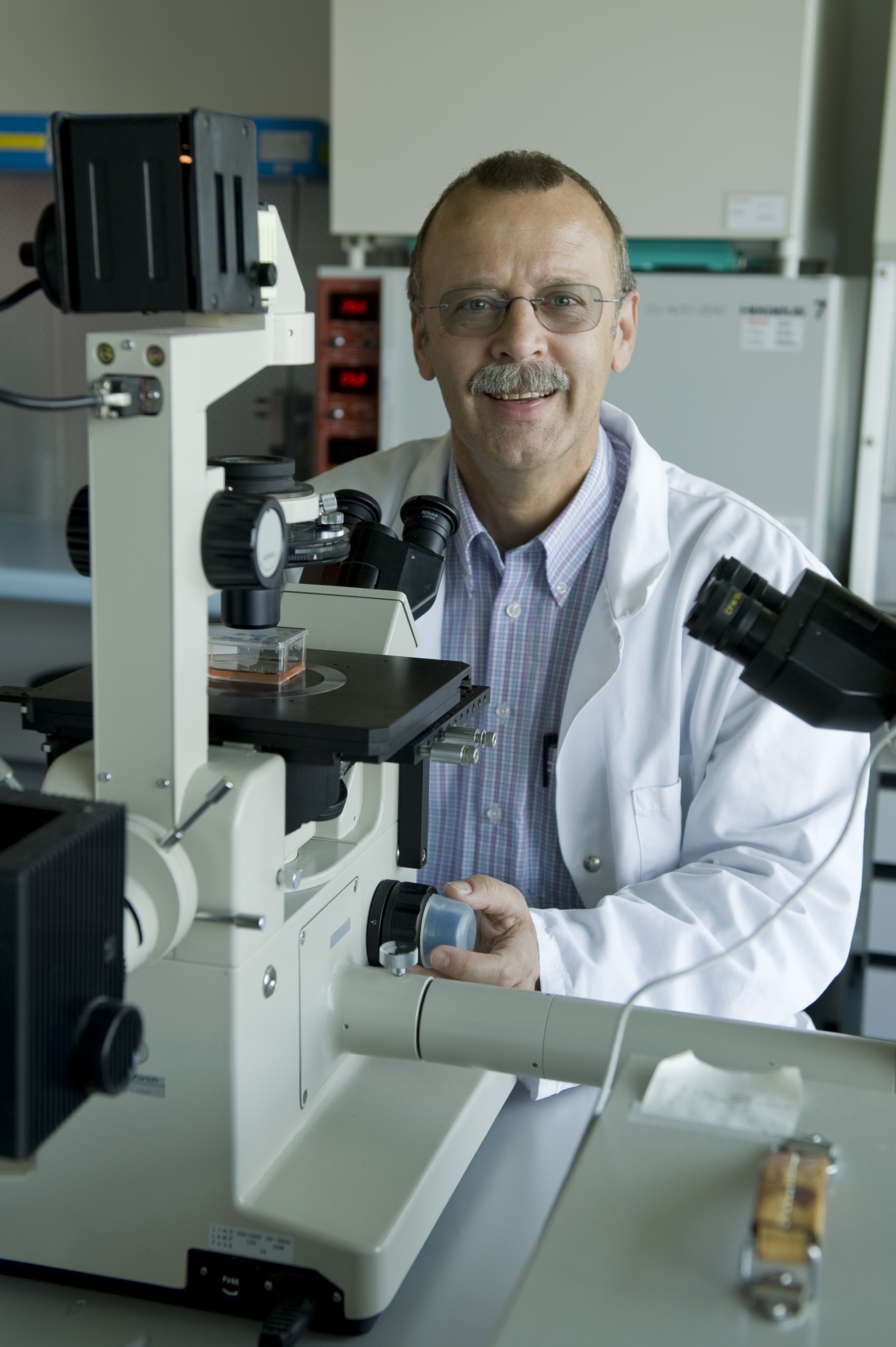 Prof. Harald Krug leitet seit Juli 2007 die Abteilung „Materials-Biology Interactions