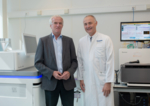 Prof. Lichter (left) and Prof. Schneeweiss, who run the Translational Breast Cancer Programme in Heidelberg, in the laboratory