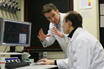 Prof. Dr. Christof Hauck und Mitarbeiter im Labor am Computer